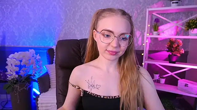 Snapshot of EmilySunshineS chatting on 01-31-26, 07:12 EmilySunshineS online show from 01-31-26, 07:12