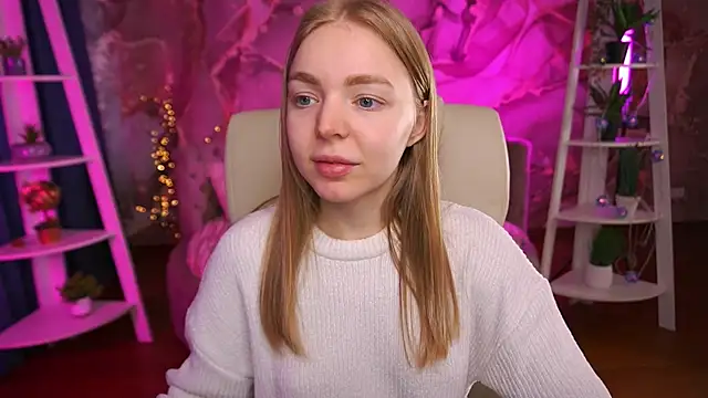 Snapshot of EmilySunshineS chatting on 03-02-26, 07:48 EmilySunshineS online show from 03-02-26, 07:48