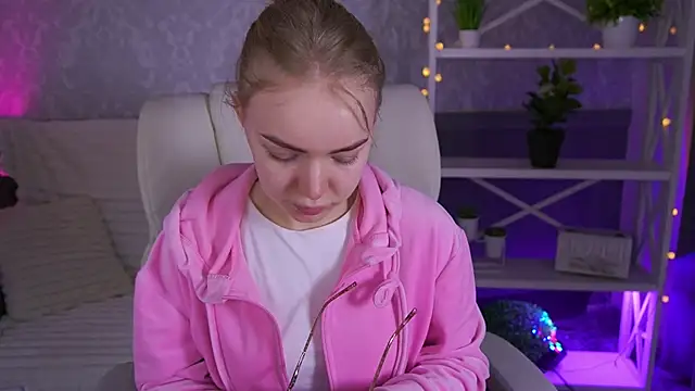 EmilySunshineS online show from 03-06-26, 06:52