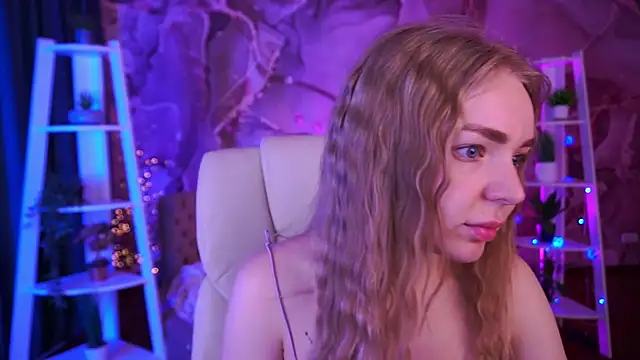 Snapshot of EmilySunshineS chatting on 01-19-26, 07:01 EmilySunshineS online show from 01-19-26, 07:01