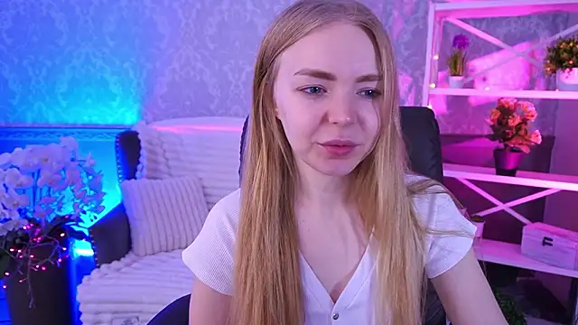 Snapshot of EmilySunshineS chatting on 02-01-26, 08:12 EmilySunshineS online show from 02-01-26, 08:12