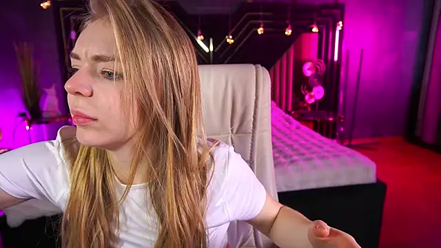 Snapshot of EmilySunshineS chatting on 02-06-26, 07:15 EmilySunshineS online show from 02-06-26, 07:15