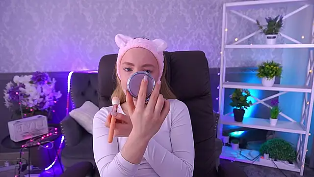 EmilySunshineS online show from 12-17-25, 07:24