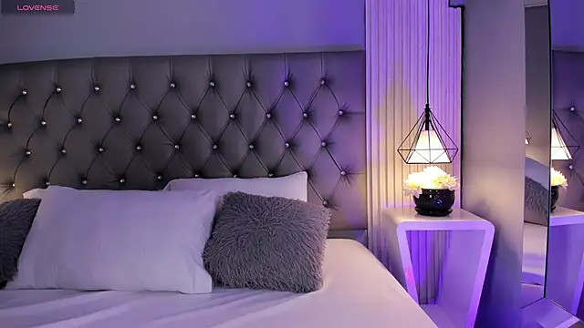 Snapshot of VioletthaRous chatting on 04-22-26, 10:38 VioletthaRous online show from 04-22-26, 10:38