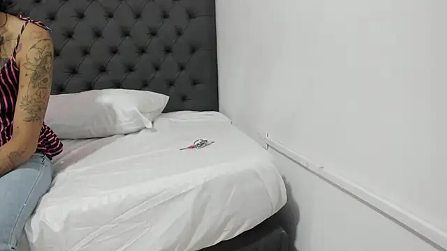  candy jade  online show from 02-25-26, 10:37