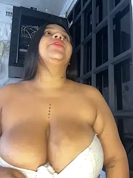 Snapshot of emma__milk_ chatting on 10-15-25, 11:51 emma  milk  online show from 10-15-25, 11:51