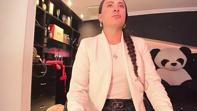 Coral Gibson online show from 07-17-26, 02:25