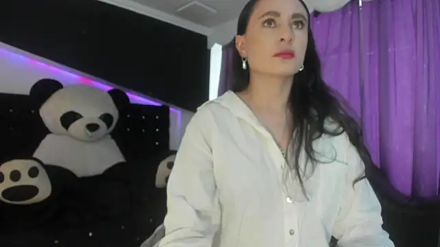 Coral Gibson online show from 06-06-26, 02:11