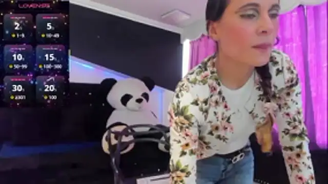 Coral Gibson online show from 11-01-25, 01:05