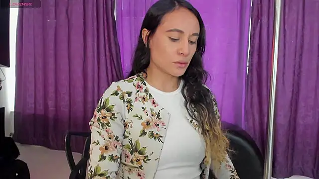 Coral Gibson online show from 10-02-25, 01:14