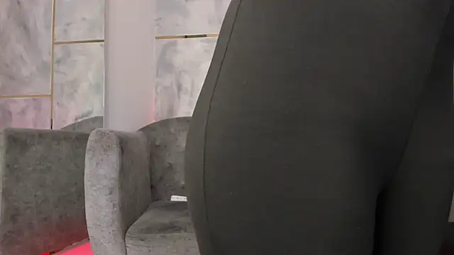 Ellaochoa online show from 10-13-25, 11:34