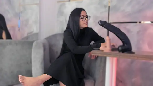 Ellaochoa online show from 11-29-25, 11:32