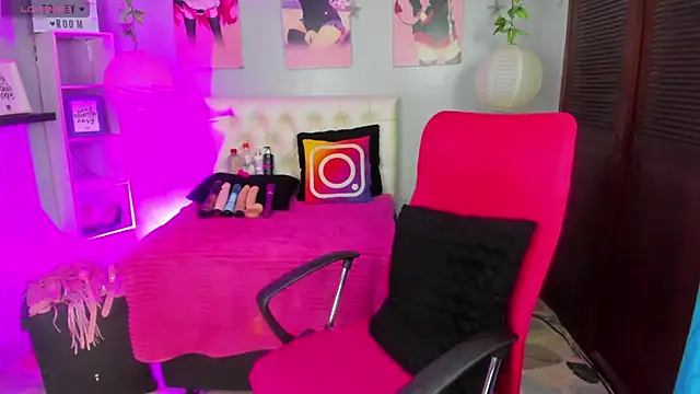 Snapshot of _Pamela_ebony chatting on 11-14-25, 07:50 Pamela ebony online show from 11-14-25, 07:50