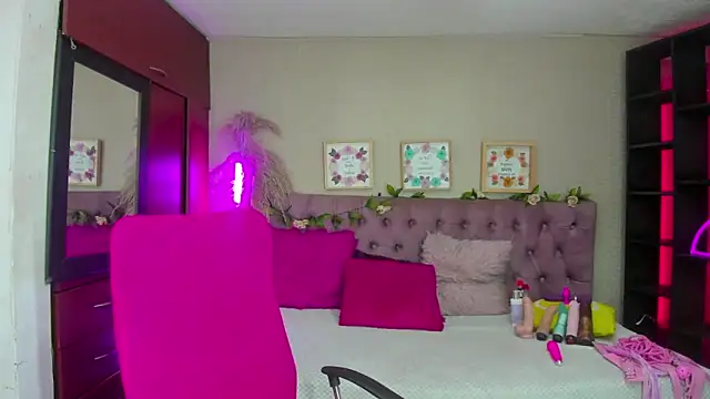 Snapshot of _Pamela_ebony chatting on 11-28-25, 01:00 Pamela ebony online show from 11-28-25, 01:00