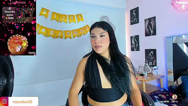 miavalentinaaa online show from 01-28-25, 07:42