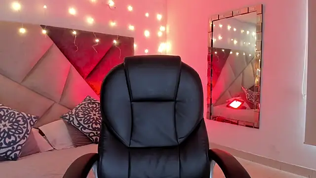 GiaFu online show from 10-30-25, 06:16