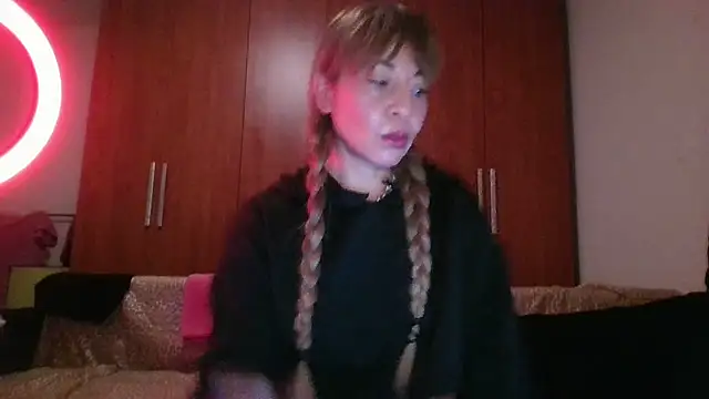 KarolinaReaper online show from 10-23-25, 03:54