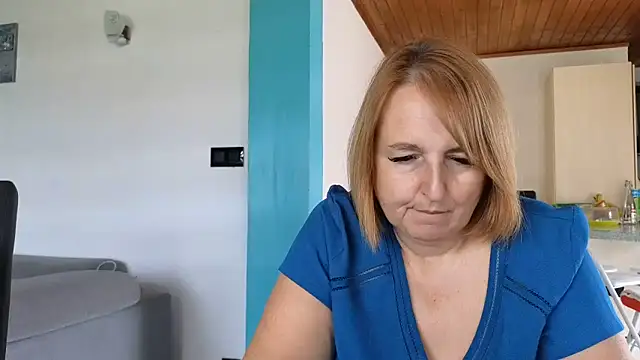 Snapshot of Sandcoq chatting on 06-08-26, 11:44 Sandcoq online show from 06-08-26, 11:44