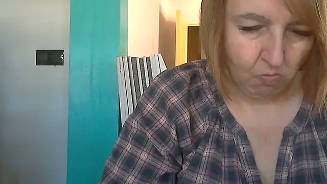 Snapshot of Sandcoq chatting on 10-16-25, 11:07 Sandcoq online show from 10-16-25, 11:07