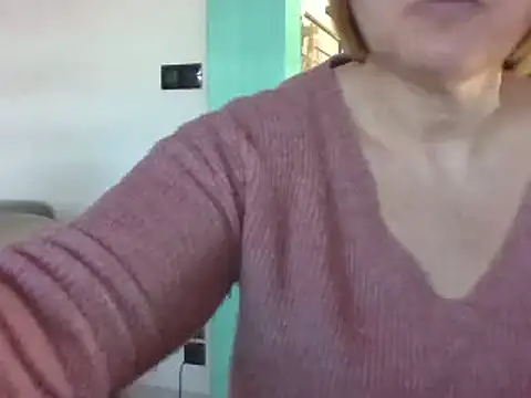 Snapshot of Sandcoq chatting on 02-03-25, 11:42 Sandcoq online show from 02-03-25, 11:42