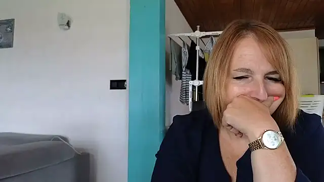 Snapshot of Sandcoq chatting on 06-05-26, 11:16 Sandcoq online show from 06-05-26, 11:16