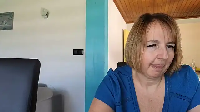 Snapshot of Sandcoq chatting on 06-11-26, 10:45 Sandcoq online show from 06-11-26, 10:45