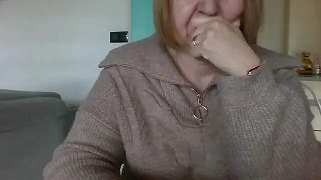 Snapshot of Sandcoq chatting on 03-11-25, 09:24 Sandcoq online show from 03-11-25, 09:24
