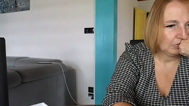Snapshot of Sandcoq chatting on 06-09-26, 09:43 Sandcoq online show from 06-09-26, 09:43