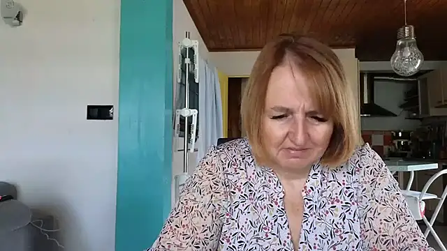 Snapshot of Sandcoq chatting on 05-19-26, 08:43 Sandcoq online show from 05-19-26, 08:43