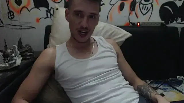 roystonee01 online show from 02-24-26, 11:38