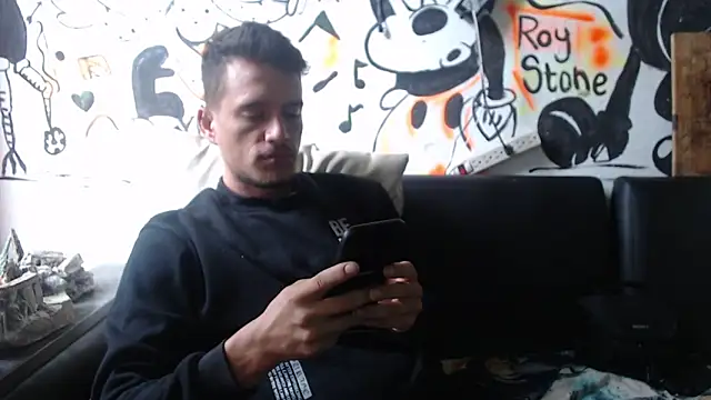 roystonee01 online show from 12-22-25, 01:11