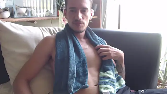 roystonee01 online show from 02-14-26, 03:01