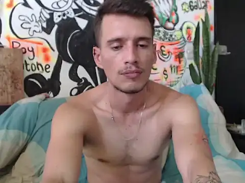 Snapshot of roystonee01 chatting on 09-14-25, 02:28 roystonee01 online show from 09-14-25, 02:28