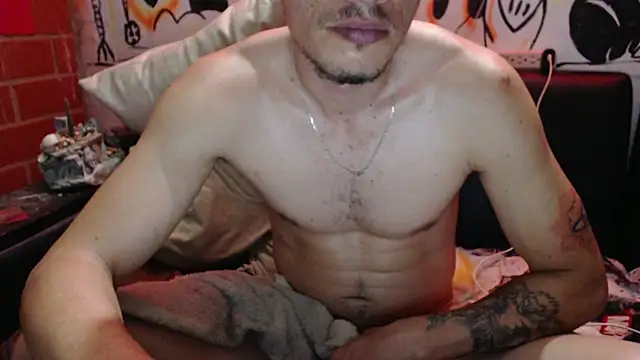 roystonee01 online show from 02-03-26, 06:22