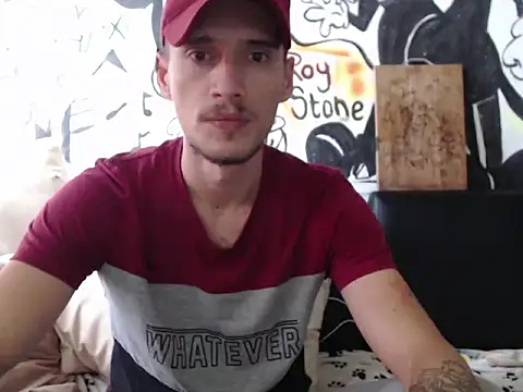 Snapshot of roystonee01 chatting on 09-21-25, 11:37 roystonee01 online show from 09-21-25, 11:37