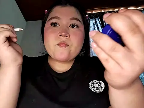 Snapshot of sharyl_24 chatting on 10-16-25, 07:44 sharyl 24 online show from 10-16-25, 07:44