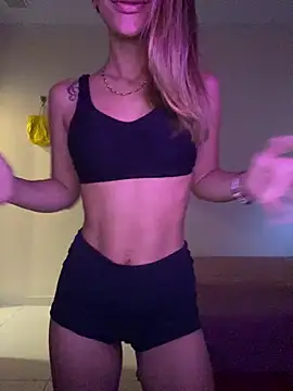 Carolinen online show from 02-11-26, 05:35