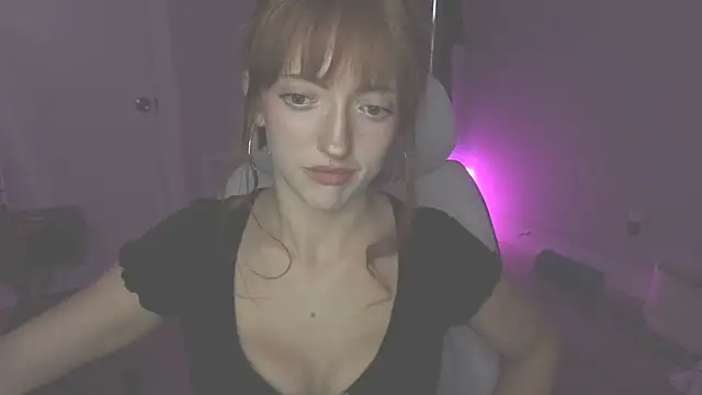 Snapshot of foxxyyyred chatting on 05-11-26, 08:49 foxxyyyred online show from 05-11-26, 08:49