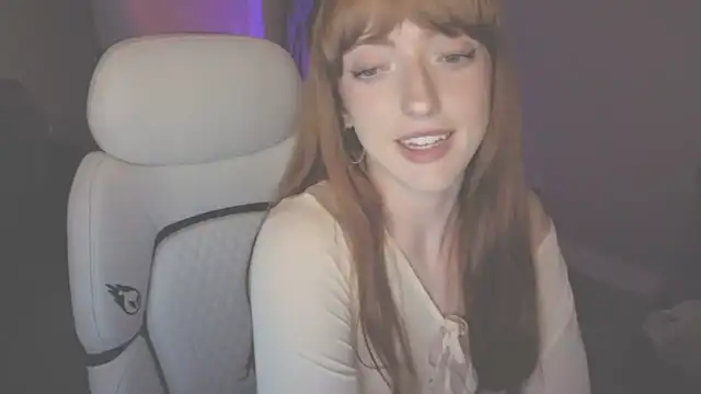 Snapshot of foxxyyyred chatting on 06-09-26, 08:37 foxxyyyred online show from 06-09-26, 08:37