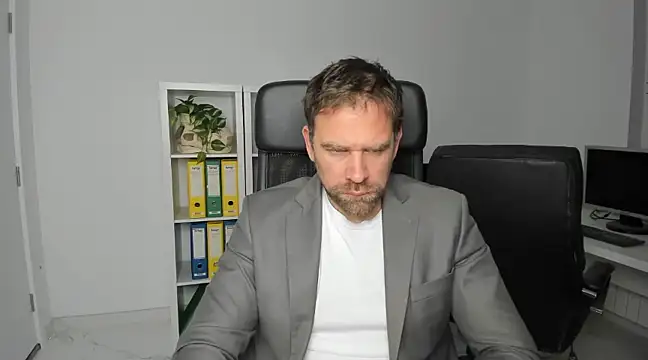 John-E-Dough online show from 12-07-24, 05:43