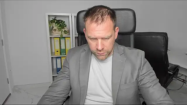 John-E-Dough online show from 12-26-24, 05:04