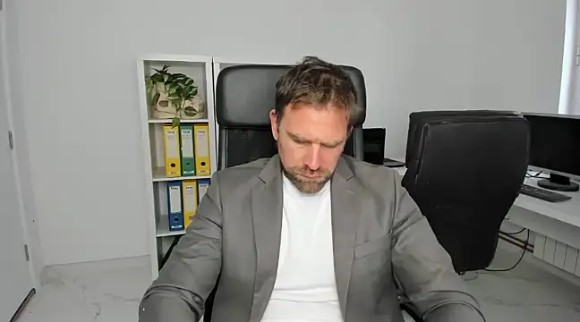John-E-Dough online show from 12-06-24, 08:53