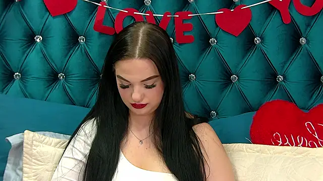 Snapshot of DarleneAdams chatting on 02-14-25, 12:25 DarleneAdams online show from 02-14-25, 12:25