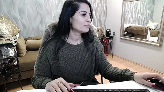 Sara Poison online show from 11-10-25, 03:22