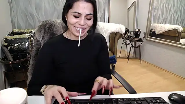 Sara Poison online show from 02-05-26, 03:46