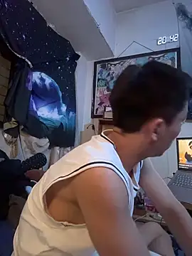 Snapshot of ex199212 chatting on 06-04-26, 12:43 ex199212 online show from 06-04-26, 12:43