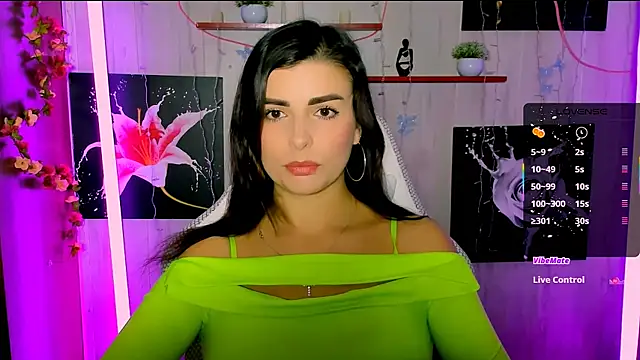 Snapshot of KayWuds chatting on 02-10-26, 08:02 KayWuds online show from 02-10-26, 08:02