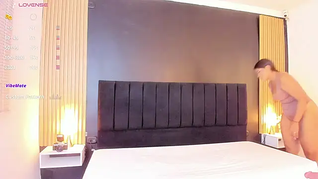 Snapshot of sweetsofia18 chatting on 09-11-25, 11:05 sweetsofia18 online show from 09-11-25, 11:05