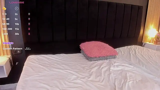 sweetsofia18 online show from 03-26-26, 11:13