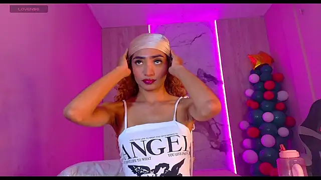 Charlotte Love10 online show from 12-14-25, 05:24